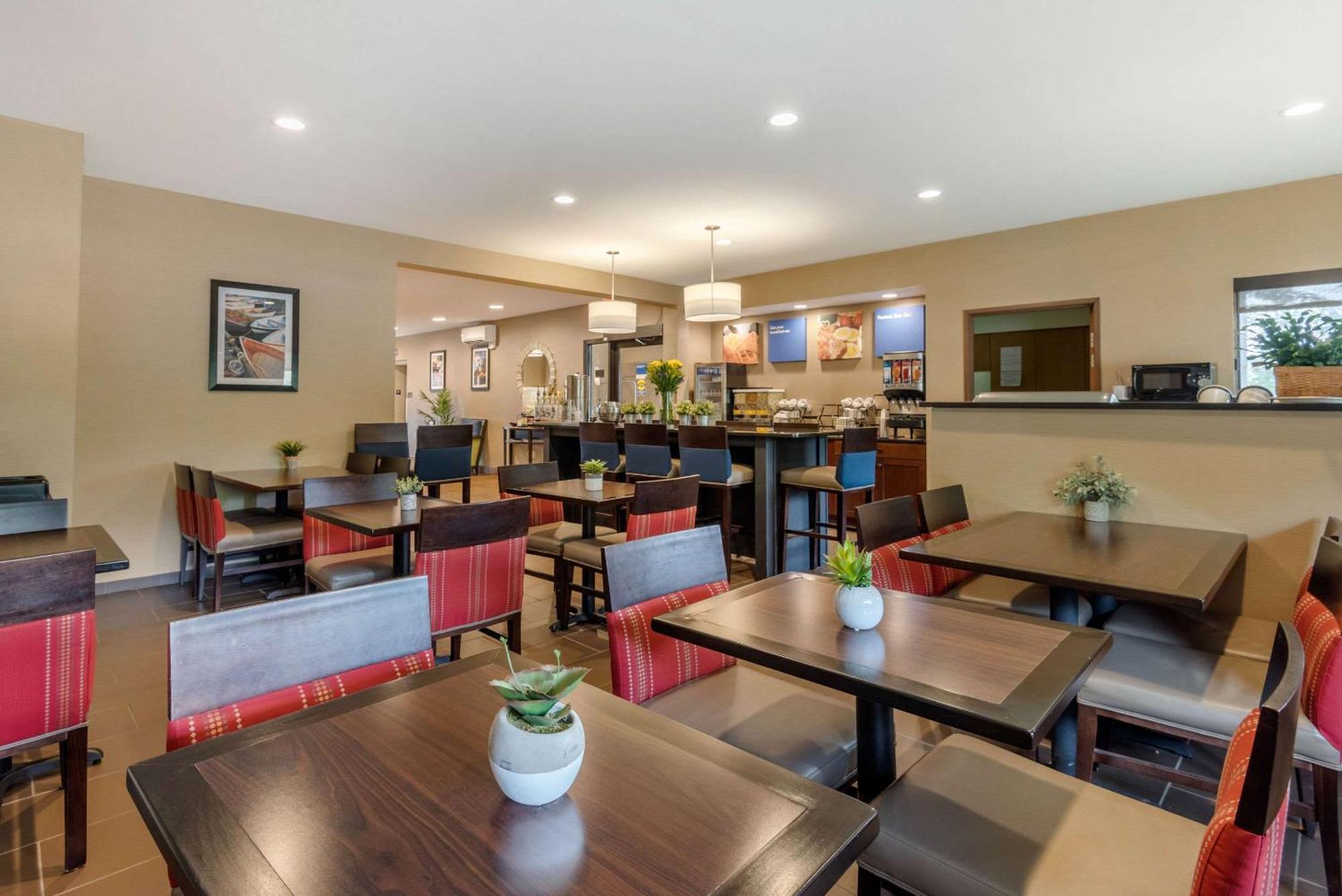 Comfort Inn Ellsworth - Bar Harbor Екстериор снимка