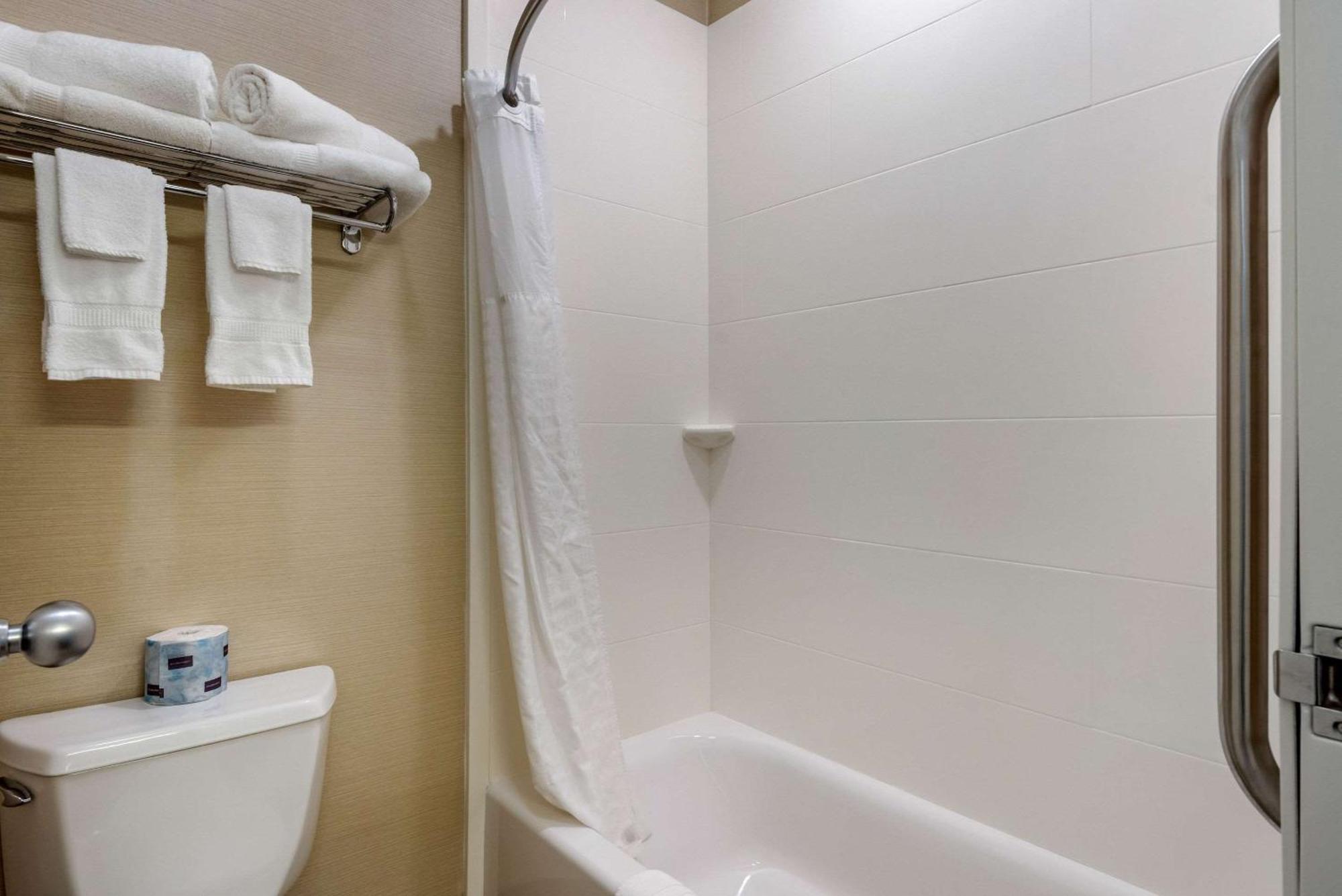 Comfort Inn Ellsworth - Bar Harbor Екстериор снимка