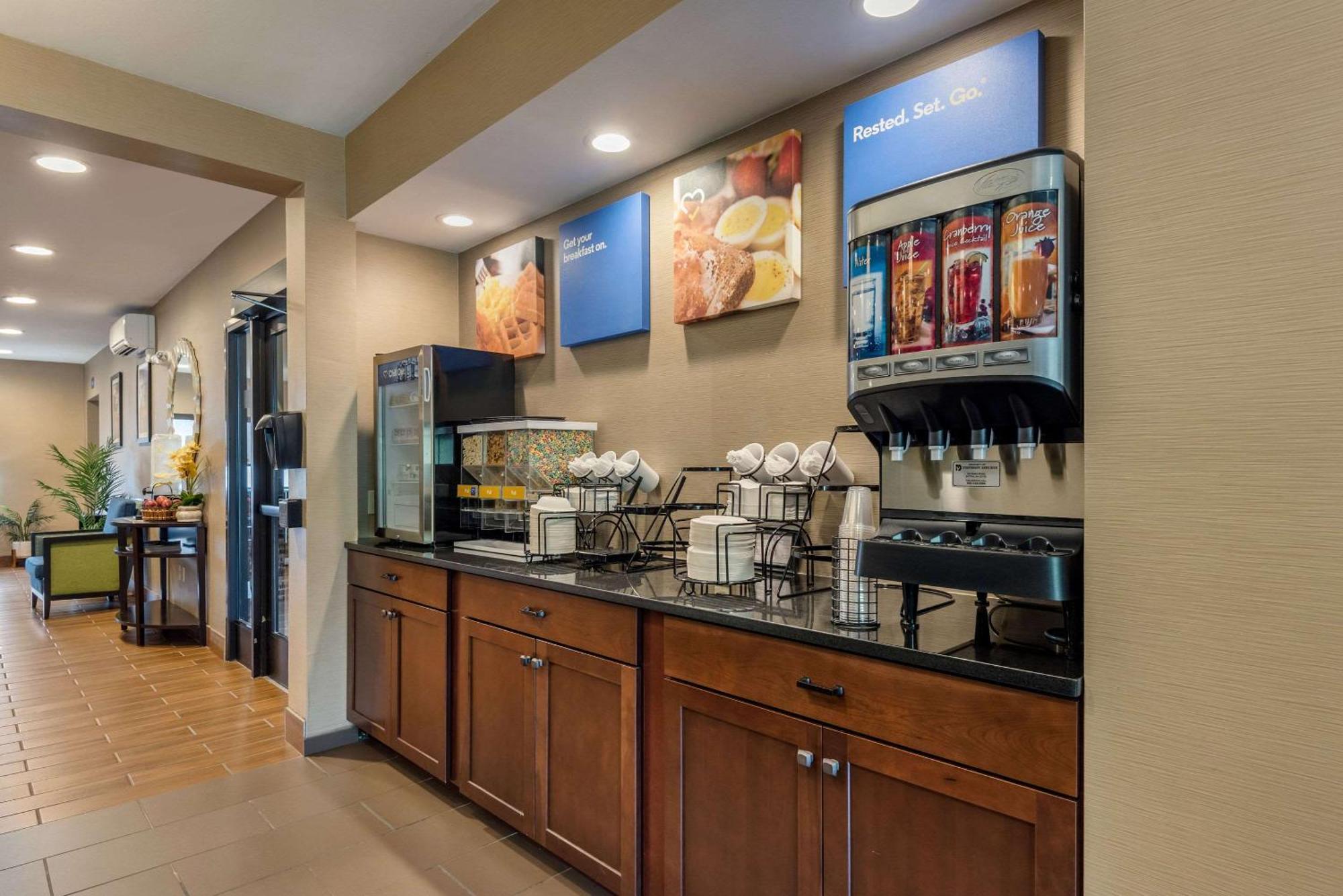 Comfort Inn Ellsworth - Bar Harbor Екстериор снимка